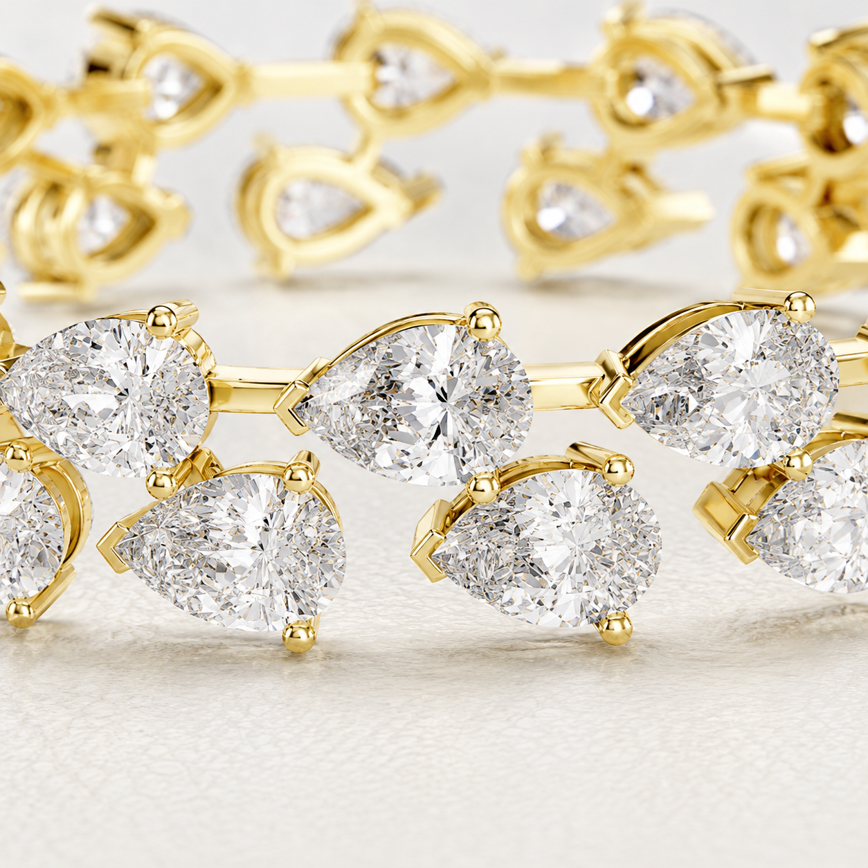 The Avelisse 26.52 CT Diamond Bracelet | Gold
