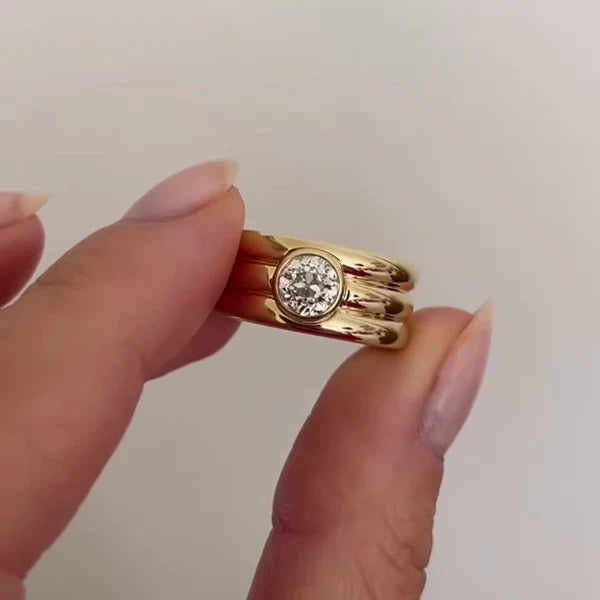 Minimalist Bezel Round 1.00ct Lab Diamond Ring | Engagement or Promise Ring | IGI Certified
