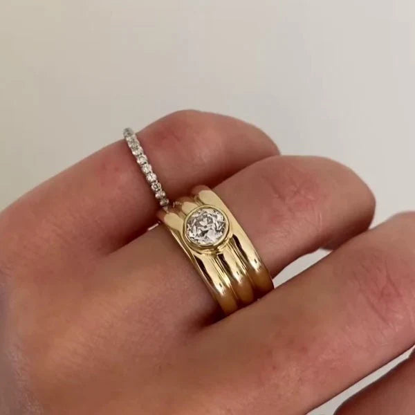 Minimalist Bezel Round 1.00ct Lab Diamond Ring | Engagement or Promise Ring | IGI Certified